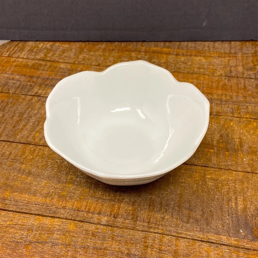 Omniware Classic White Porcelain Small 4